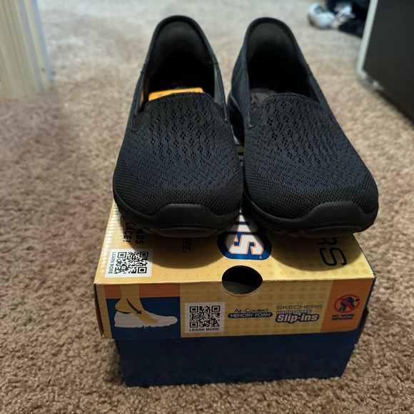 Black slip on shoes - Picture 5 of 12